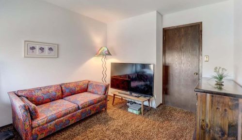 3951 College Ave, Milwaukee WI  53221-4542 exterior