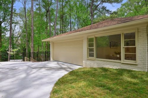 6748 Brandon Mill Rd, Atlanta GA  30328-2029 exterior