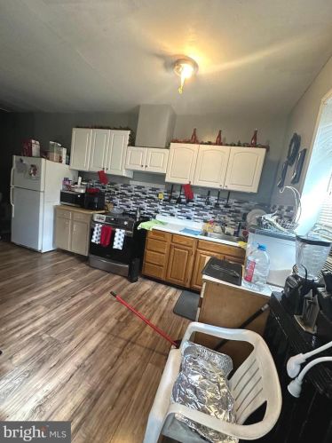 3855 6 St, Philadelphia PA 19140-3329 exterior