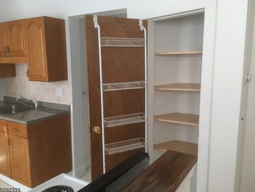 208 Main St, Hackettstown NJ 07840-2039 exterior