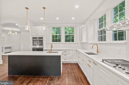 6424 City Ave, Philadelphia PA 19151-2410 exterior