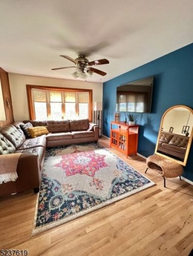 7 Heritage Dr, Green Brook NJ  08812-2308 exterior