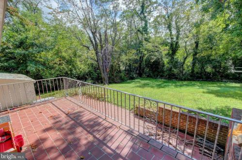 2703 Dawn Dr, Alexandria VA  22306-1621 exterior