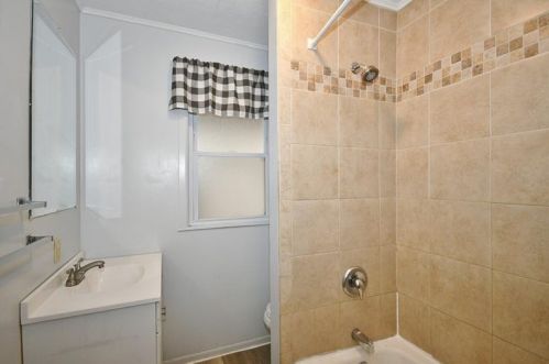 411 Kambach St, Pittsburgh PA 15211-2112 exterior