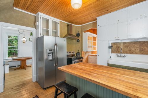 4124 Luverne St, Duluth MN 55804-2150 exterior