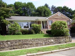 95 Rosalie Rd, Newton, MA 02459-3129