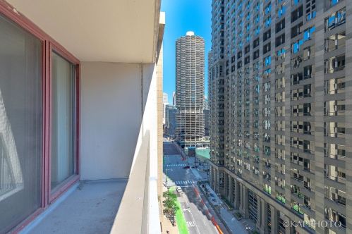 200 Dearborn St, Chicago IL  60601-1616 exterior