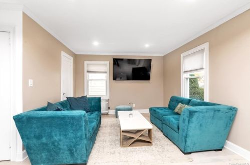 98 Ethel St, Valley Stream NY  11580-3145 exterior