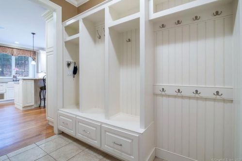 87 Frst Hl Dr, Farmington CT exterior