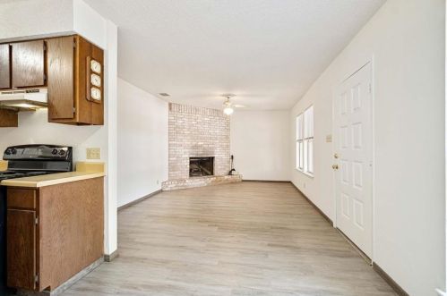 903 Fieldwood Dr, Austin TX 78758-5705 exterior