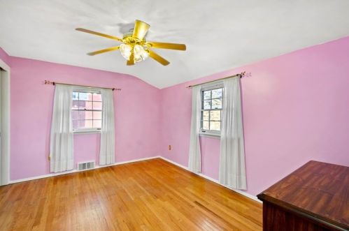 561 Clemson Dr, Pittsburgh PA 15243-1736 exterior