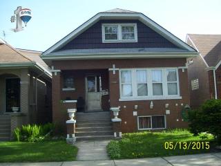 5305 Fletcher St, Chicago IL  60641-4942 exterior