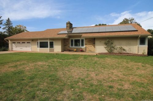 30 Twin Hills Rd, Poughkeepsie, NY 12603-5128