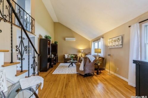 16 Dovecote Ln, Commack NY 11725-2707 exterior