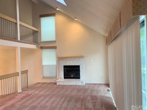 143 Linda Ln, Edison NJ 08820-4509 exterior