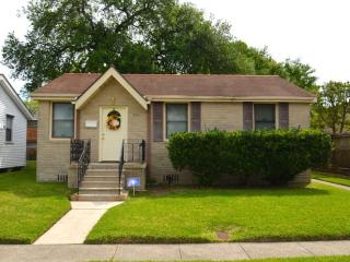 515 Gelpi Ave, New Orleans, LA 70121-1525