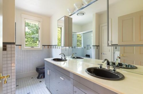 170 Blackstone Blvd, Providence RI 02906-5802 exterior