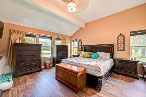 1198 Old Phelps Rd, Huntsville TX 77340-7294 exterior