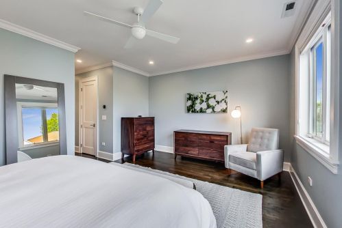 3619 Hermitage Ave, Chicago IL 60613-3506 exterior