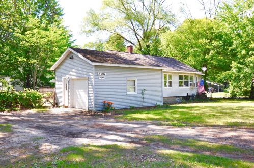 2307 Jerome Ave, Meskegon, MI 49442-2519