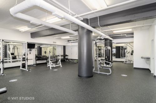 165 Canal St, Chicago IL  60606-1408 exterior