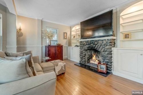 296 Saddle River Rd, Upper Saddle River NJ  07458-2108 exterior