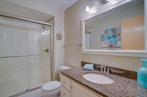 1890 Park Rdg Dr, Chaska MN 55318-2810 exterior