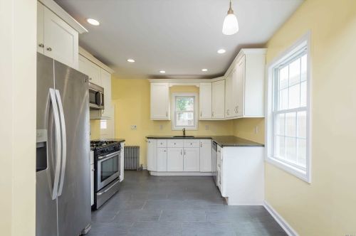 34 7 Ave, Huntington Station NY 11746-2208 exterior