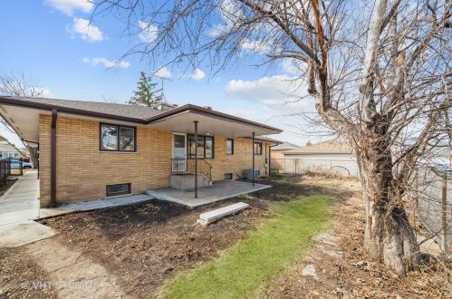 7542 Ainslie St, Chicago IL 60630-2302 exterior