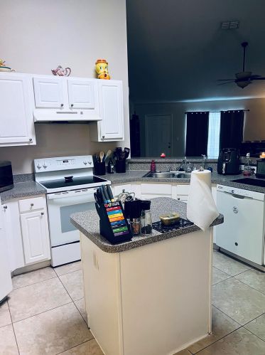 1673 Hampshire Ln, Fort Pierce, FL 34953-1251