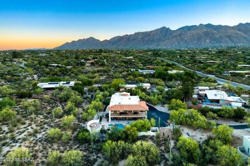 4421 Pontatoc Rd, Tucson AZ 85718-6750 exterior