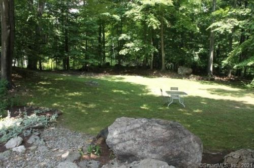 22 Linden Rd, Ridgefield, CT 06877-3224