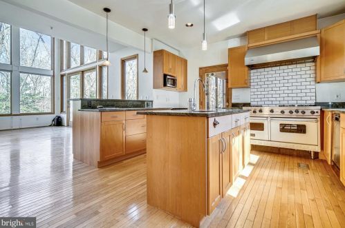 2751 Colonial Rd, Accokeek MD 20607-2366 exterior