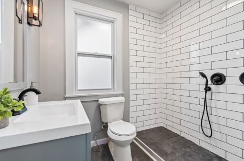 7344 Whipple St, Pittsburgh PA 15218-2054 exterior