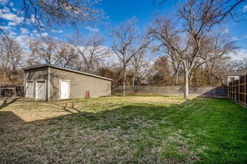 8650 Daytonia Ave, Dallas TX 75218-4115 exterior