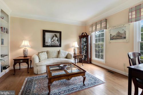 10720 Cloverbrooke Dr, Rockville MD 20854-6372 exterior