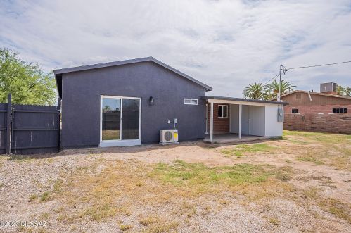 6520 Calle Herculo, Tucson AZ  85710-5620 exterior