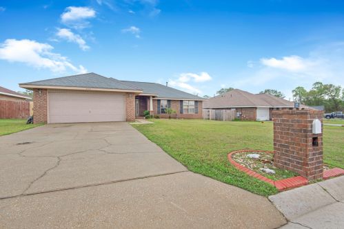 4531 Hampton Bay Blvd, Milton, FL 32583-4002