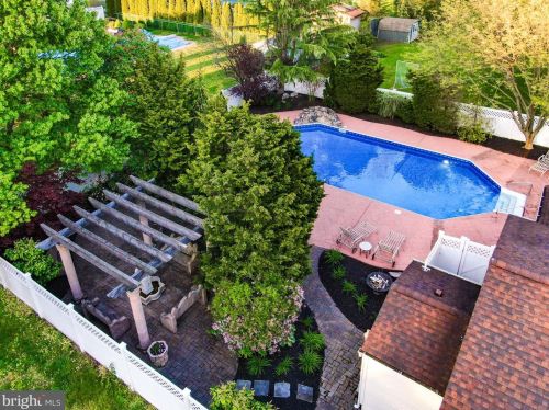 118 Lenox Ave, Trenton NJ 08620-1707 exterior