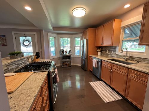 1243 Parkhurst Ave, Grand Rapids, MI 49504-2643