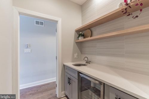 2616 Collins St, Philadelphia PA 19134-3709 exterior