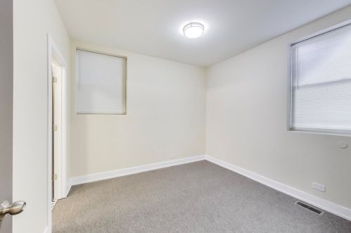 4236 Champlain Ave, Chicago IL  60653-2924 exterior