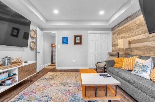 5225 Lotus Way, Pittsburgh PA  15201-2441 exterior