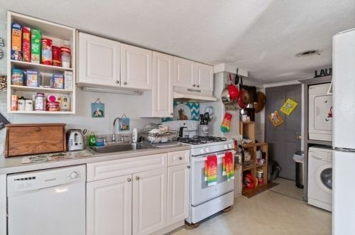 617 Grv St, Newton MA 02466-2209 exterior