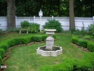 18 Hillandale Rd, Westport CT  06880-5210 exterior