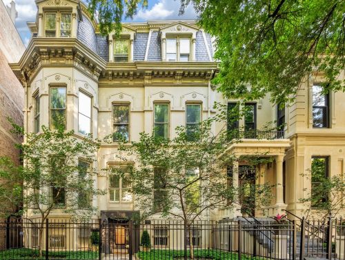 1450 Dearborn St, Chicago IL 60610-1571 exterior