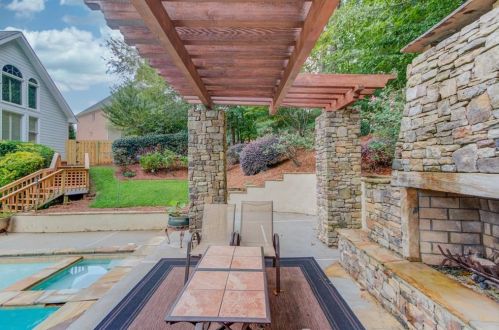 4012 Leprechan Way, Duluth GA 30097-8151 exterior