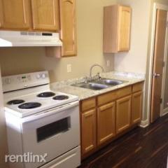 1356 Portage St, Kalamazoo MI  49001-3070 exterior