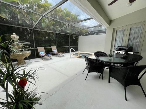 1822 Leamington Ln, Naples FL 34109-1452 exterior