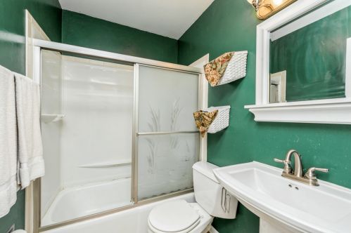 4703 Rose St, Bull Valley IL 60014-8142 exterior